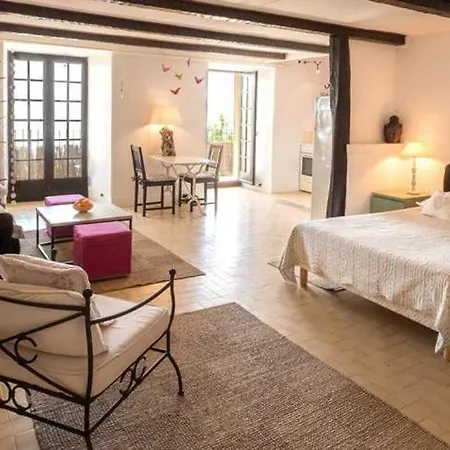 Calvi Sleeps 2 Wifi Apartman